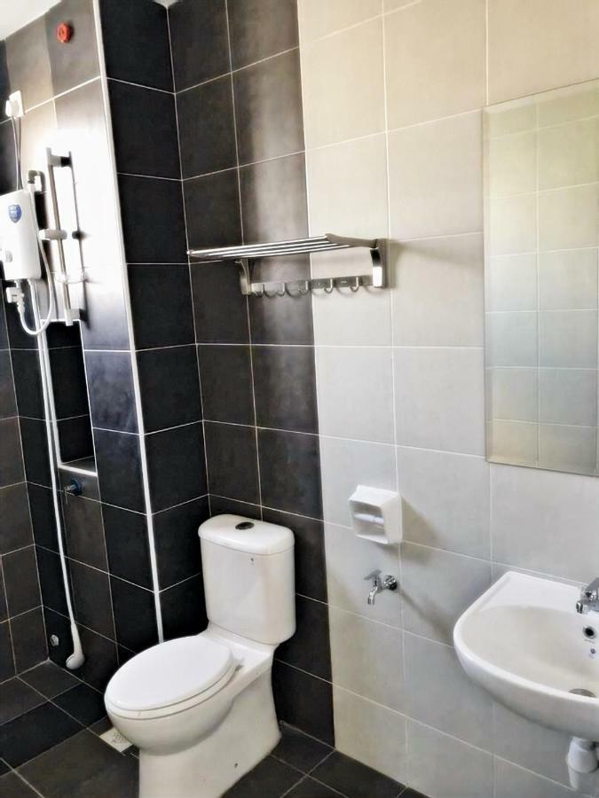 Desaru Cosy Homestay - Near Waterpark, Beach, Rapid -Wifi, Tvbox, Steamboat, Bbq Available المظهر الخارجي الصورة