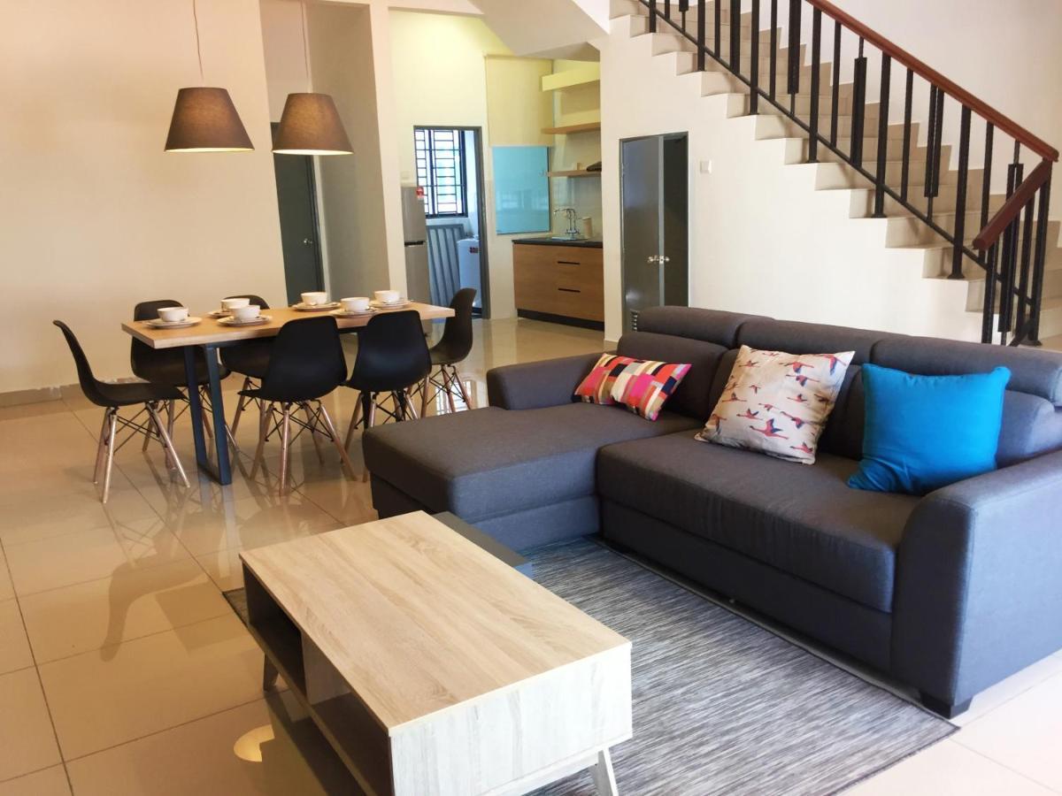 Desaru Cosy Homestay - Near Waterpark, Beach, Rapid -Wifi, Tvbox, Steamboat, Bbq Available المظهر الخارجي الصورة